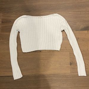 soft and comfortable cropped white sweater! xs